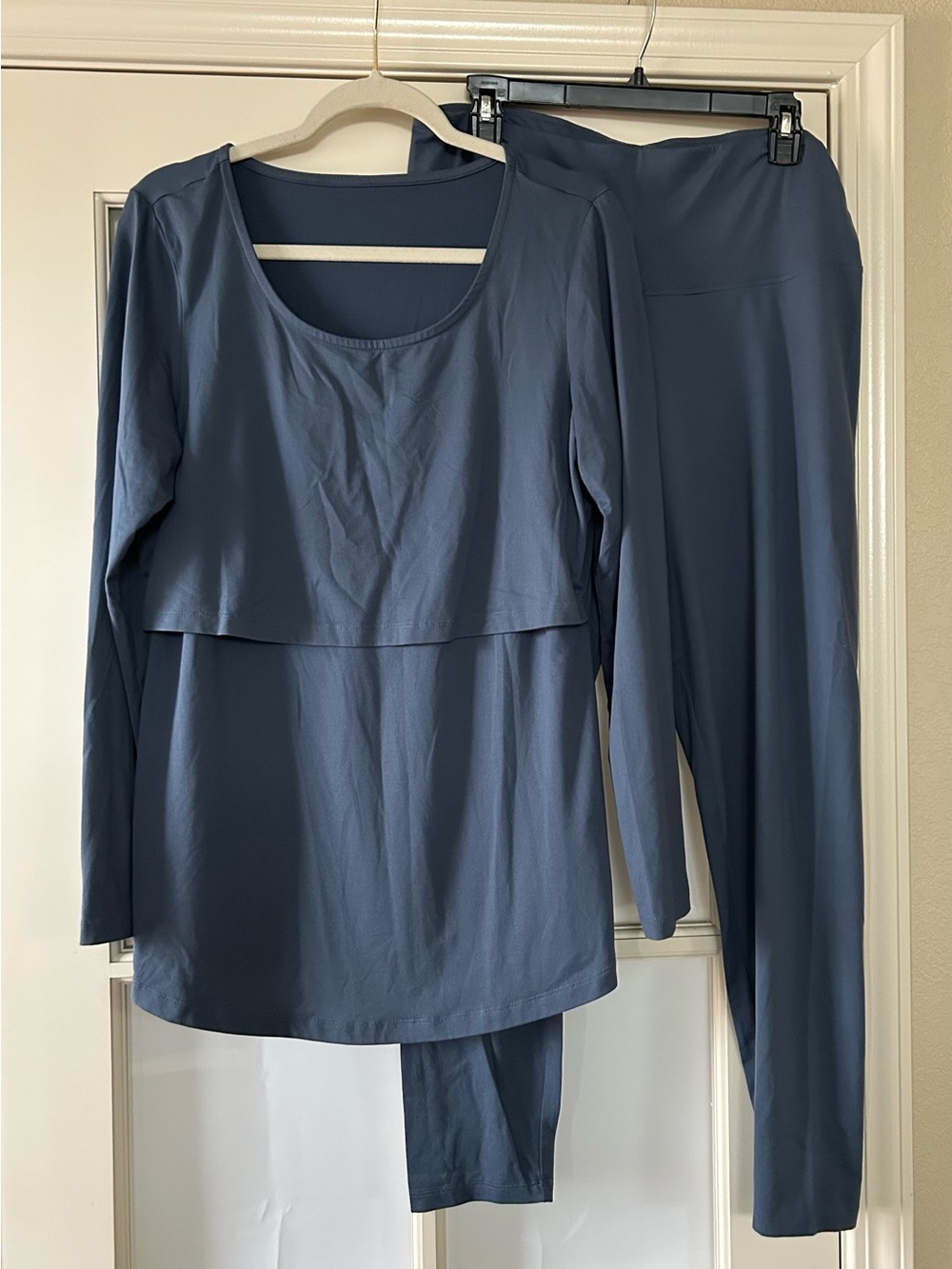 Kindred Bravely maternity/nursing lounge set